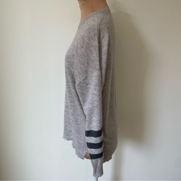 Anthropologie Sundry Wool Cashmere Scallop Gray Stripe Sleeve Sweater EUC Sz 1/S - Picture 5 of 12